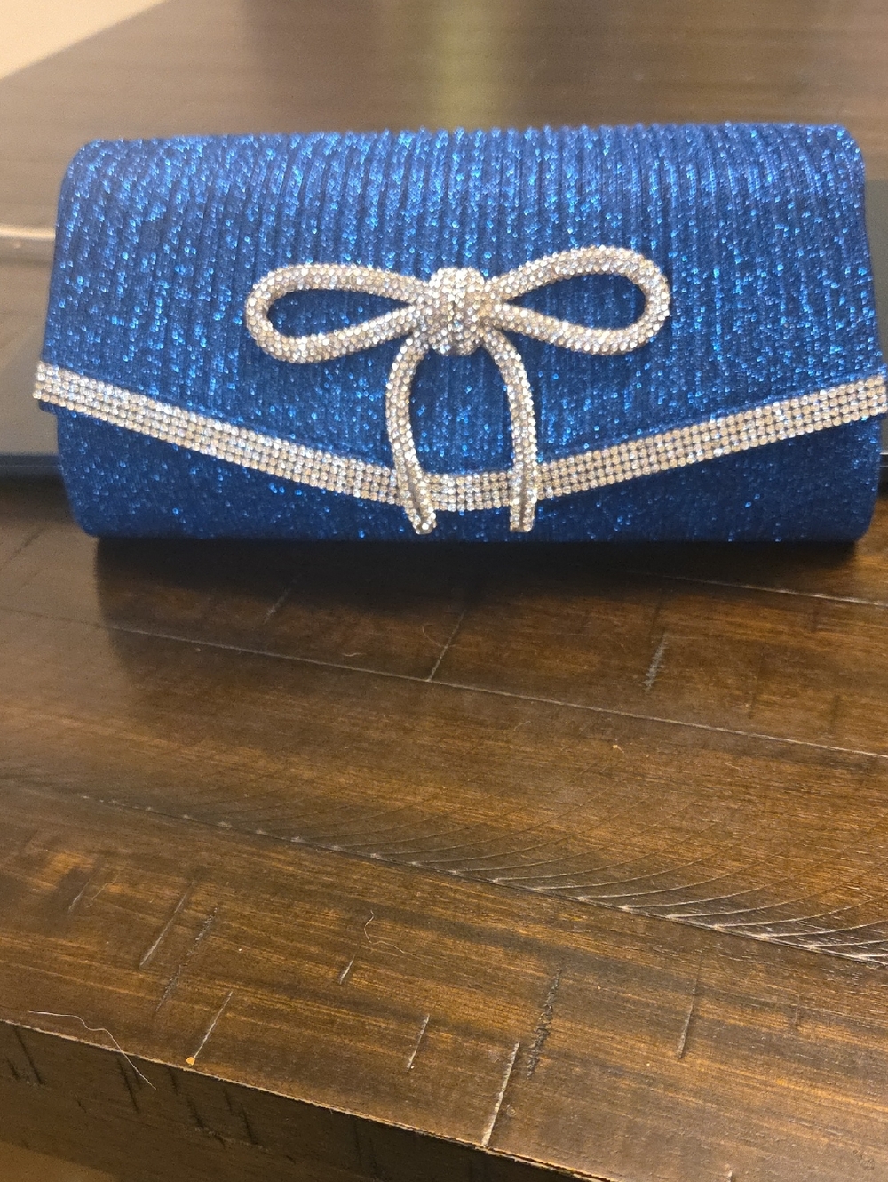 Elegant Blue Rhinestone Bow Clutch